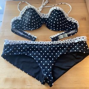 Victoria's Secret Black & White Polka Dot Ruffle Bikini Size Small / 34B